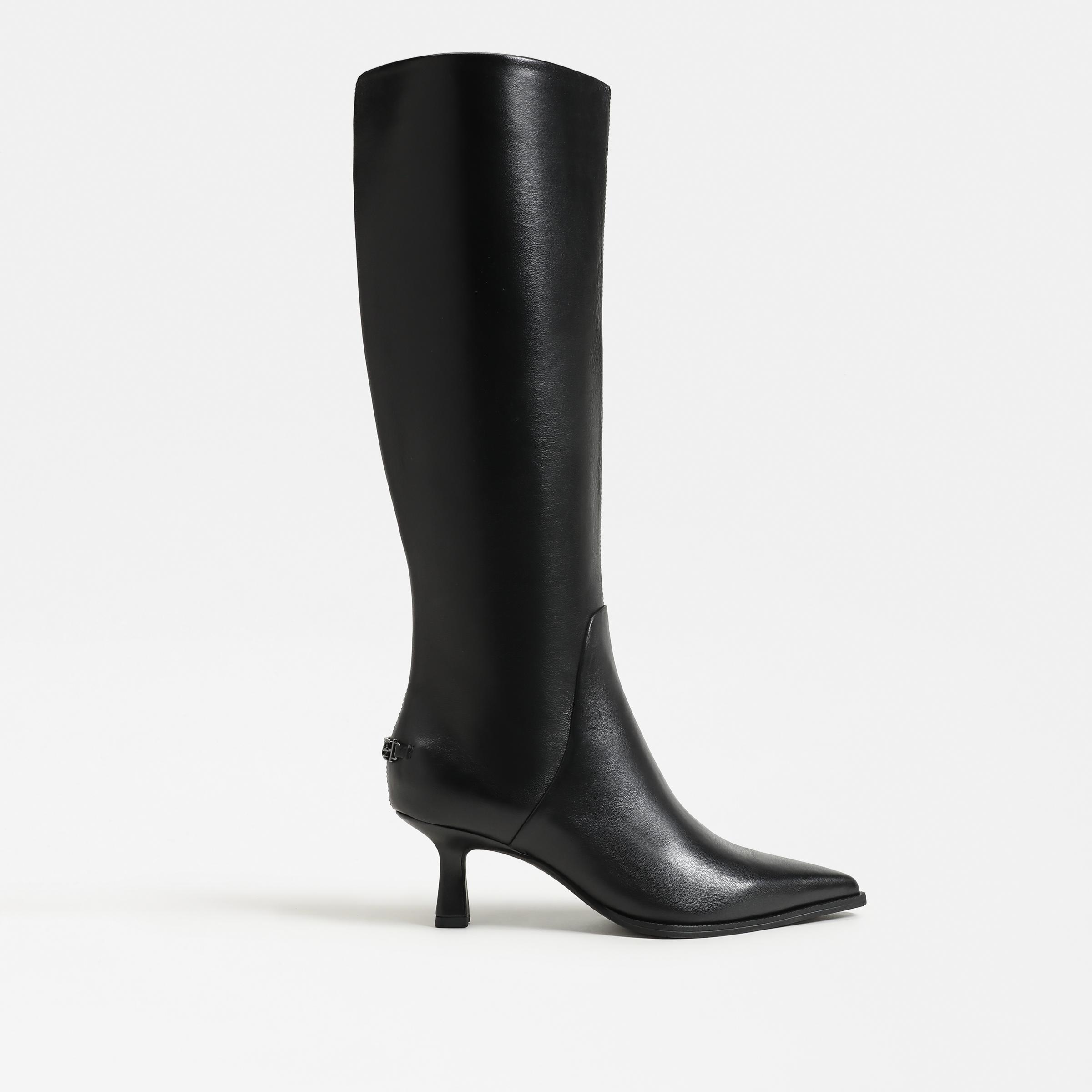 boots featuring the yulia in black