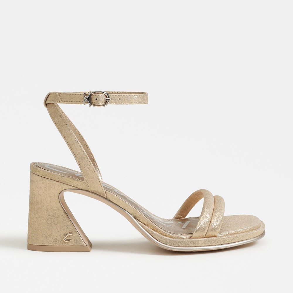 Women's pump with crystal chain in black patent leather