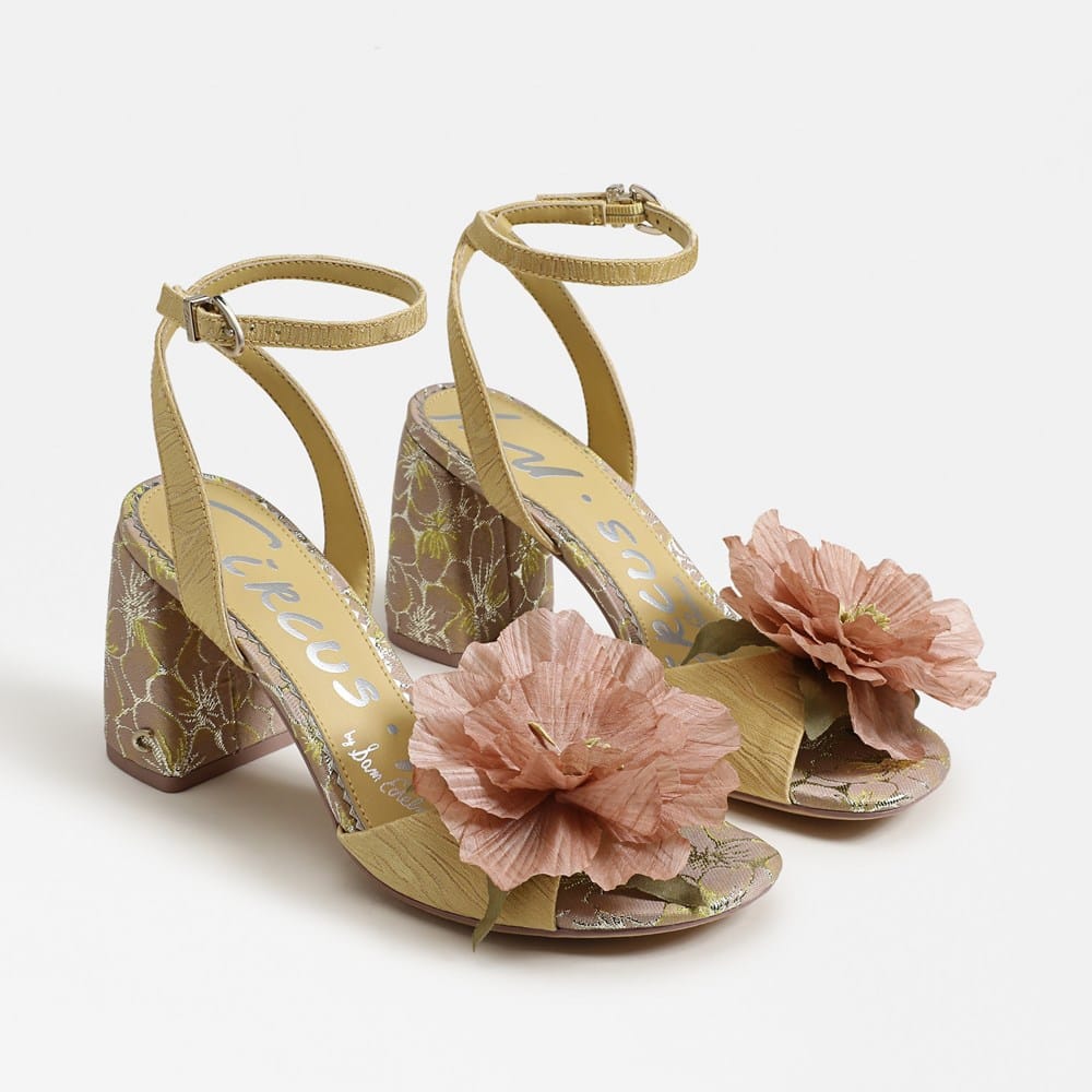 ジョエル・ペイネ、【A Chorus of Floralska】 Circus NY by Sam Edelman Aria Flower Block Heel Sandal | Womens